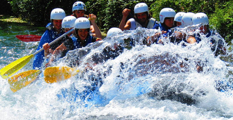 Rafting lungo il fiume Gari vicino a Frosinone, Lazio