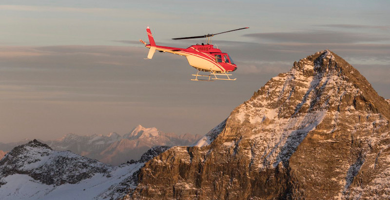 Emozionante volo in elicottero sopra le località turistiche della Valtellina come Bormio e Livigno