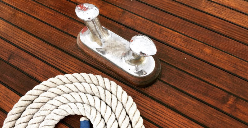 Esperienza regalo aperitivo in barca a motore sul lago di Como