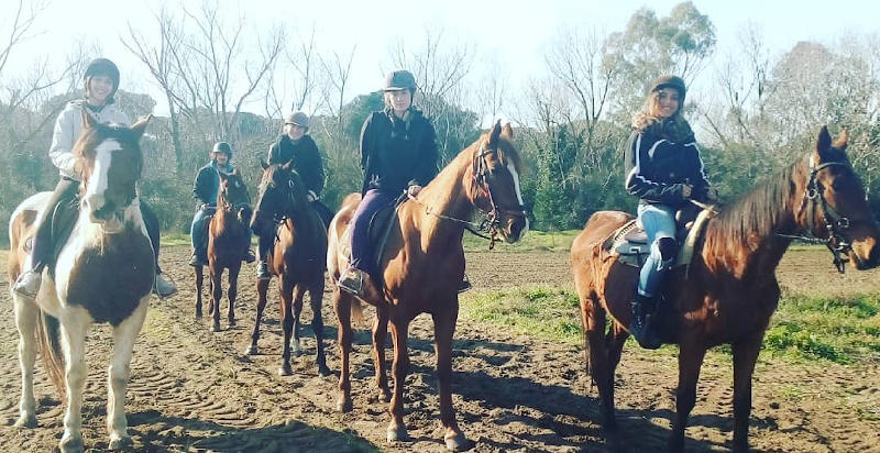 Regalare una passeggiata a cavallo nella riserva di Ostia