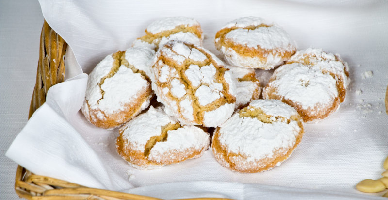 Ricciarelli, biscotti di marzapane tipici di Siena - Siena Gastronomia