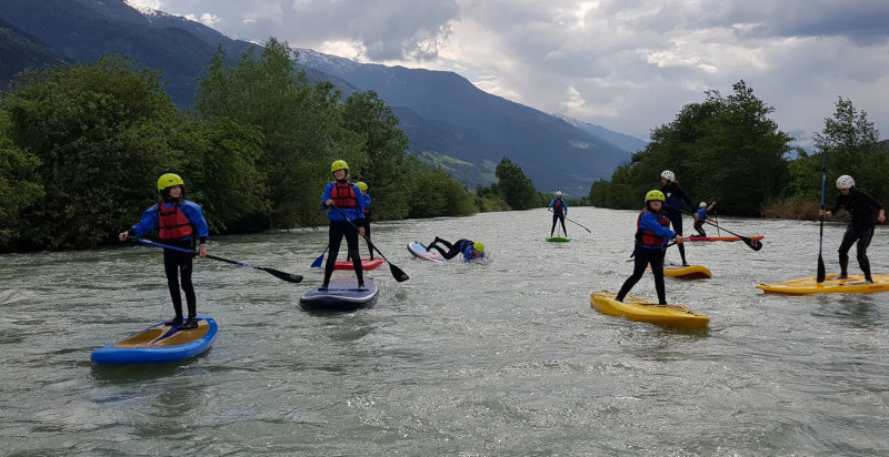Partecipanti River SUP sul fiume Adige a Naturno in Alto Adige