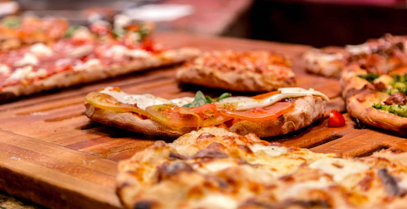 Pizza romana scrocchiarella - Gusto autentico di Roma