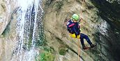 Discesa emozionante nel canyon del torrente Campione con guida esperta