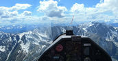 Vista aerea delle Dolomiti durante un volo in aliante con prova di pilotaggio