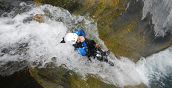 Canyoning ad Arenzano: scivolo naturale tra le rocce