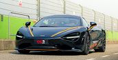 La nuova McLaren 750S parcheggiata nei box del circuito di Limatola pronta per il test drive