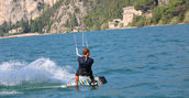 Corso di kitesurf sul Lago di Garda con istruttori esperti
