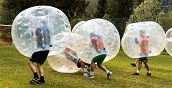 Giocatori durante un match di Bubble Football a Croviana