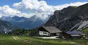 Vista panoramica del Rifugio Edelweiss a 1982 m a Colle Isarco