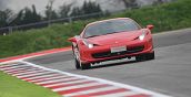Vivi il brivido di guidare una Ferrari su una delle piste più iconiche del mondo