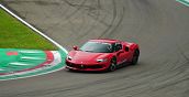 Ferrari 296 GTB da 830 CV in curva a Magione