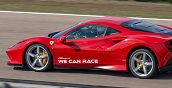 Ferrari F8 Tributo in accelerazione sul rettilineo del circuito di Pergusa