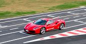 Regalo buono per guidare una Ferrari in pista a Muro Leccese