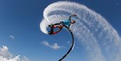 Evoluzioni mozzafiato con il flyboard in Puglia