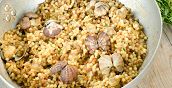 Fregola con le vongole durante un tour gastronomico di Cagliari