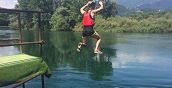 Giochi d’acqua durante il rafting Adda in gruppo