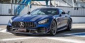 guida una Mercedes AMG GT-R Pro in pista a Monza