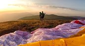 escursione con volo in parapendio fundres