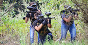 Giocatori di paintball in azione a Salerno
