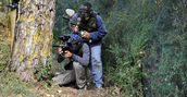 Squadra di amici pronti per il paintball a Lecco