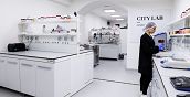 Preparazione della crema personalizzata in laboratorio a Milano
