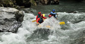 Discesa rafting fiume Lao con guide esperte