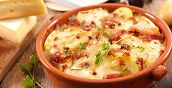 Tartiflette, piatto tradizionale della Savoia con formaggio Reblochon e patate