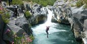 Canyoning nelle Gole dell'Alcantara, tra pareti basaltiche e natura incontaminata