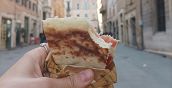 Torta al testo durante il tour gastronomico di Perugia