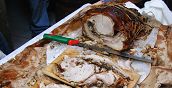 Porchetta artigianale tagliata al momento durante un tour gastronomico a Roma