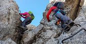 Escursionista sulla Via Ferrata Monte Albano a Mori