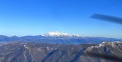 Vista aerea del Gran Sasso dall'aeroplano durante un volo panoramico