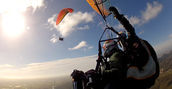 Volo in parapendio biposto sopra San Giuliano Terme vicino a Pisa