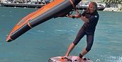 Adrenalina e divertimento con wing foil sul Lago di Garda