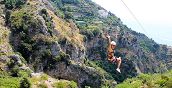 Panorama del golfo di Salerno dal volo zipline a Furore