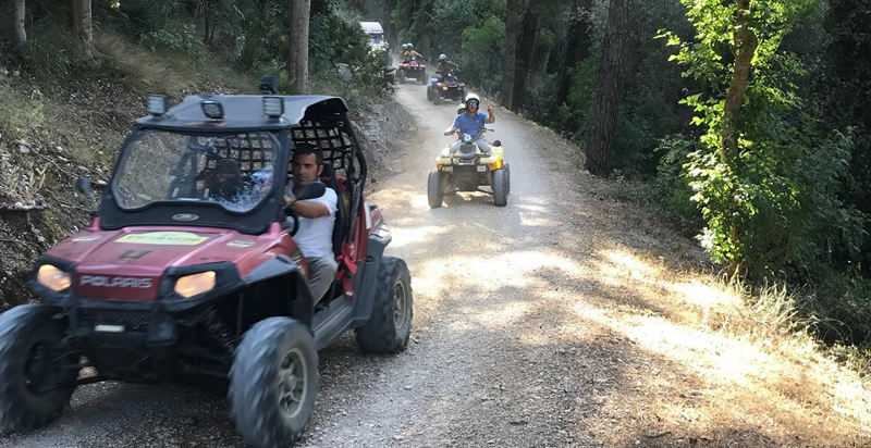 Visita le gole di roccia vicino al tempio di Segesta
