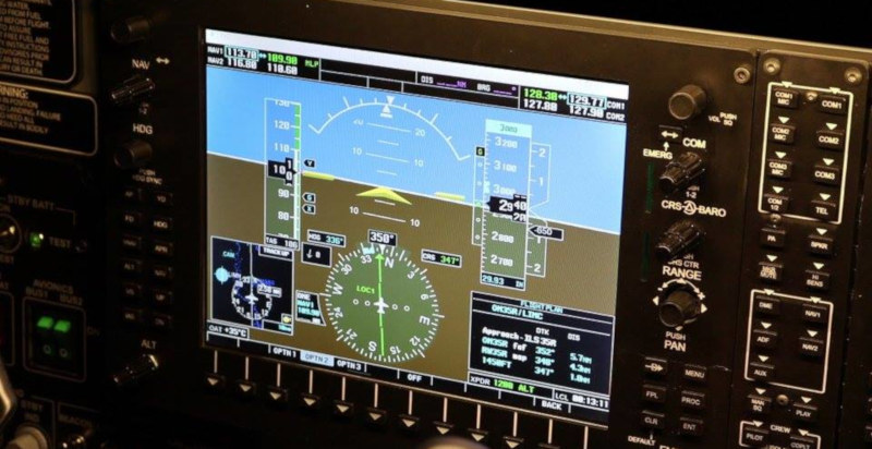 strumentazione avionica Garmin 1000