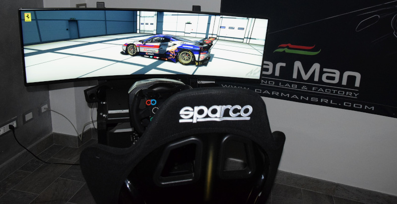 Adrenalina su simulatore di guida avanzato a Pavia