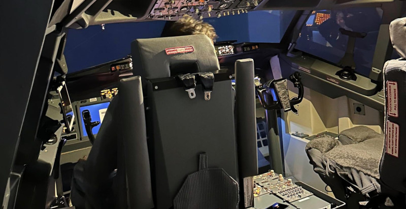 Simulatore per piloti Boeing 737 a La Spezia con tecnologia avanzata
