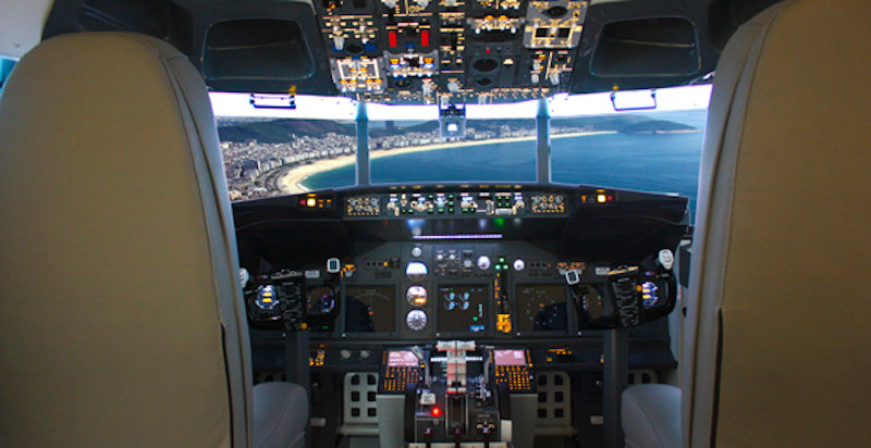 Volo virtuale con vista panoramica nel simulatore di Foggia