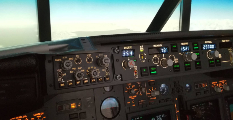 Cockpit del simulatore di volo a Milano