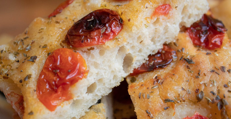 Focaccia barese tradizionale