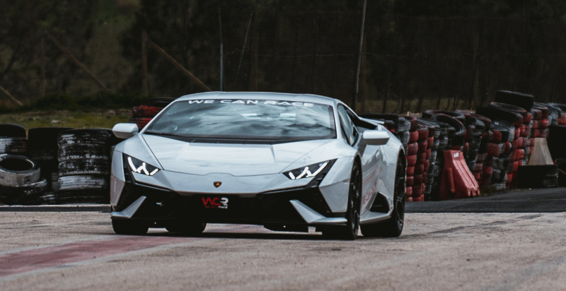 Supercar Lamborghini Huracán Tecnica sul tracciato del Circuito di Mores