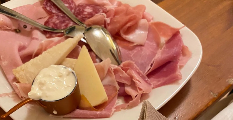 Tagliere di salumi e formaggi - Tour Gastronomico Modena