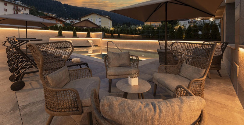 Tramonto sulle montagne dall’Hotel Nordik