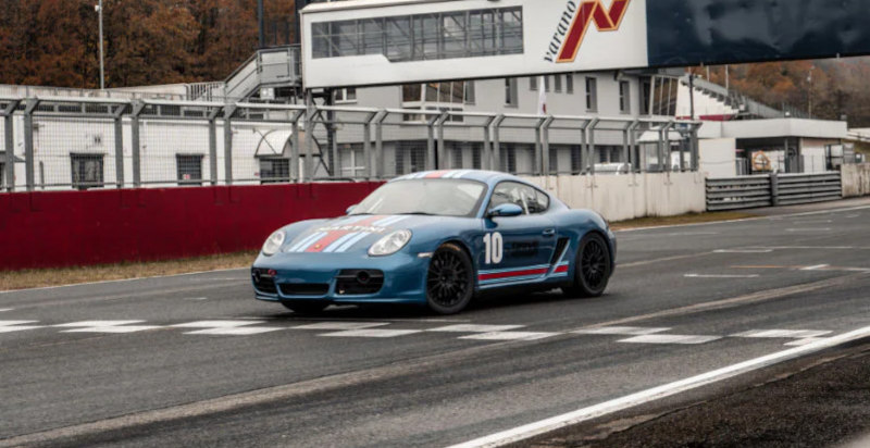 Supercar Porsche in azione sulla pista di Moncalieri