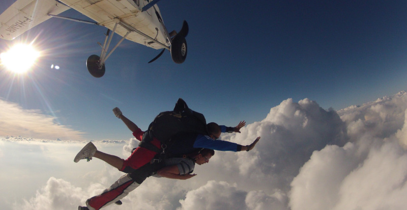 salto tandem paracadutismo torino in caduta libera