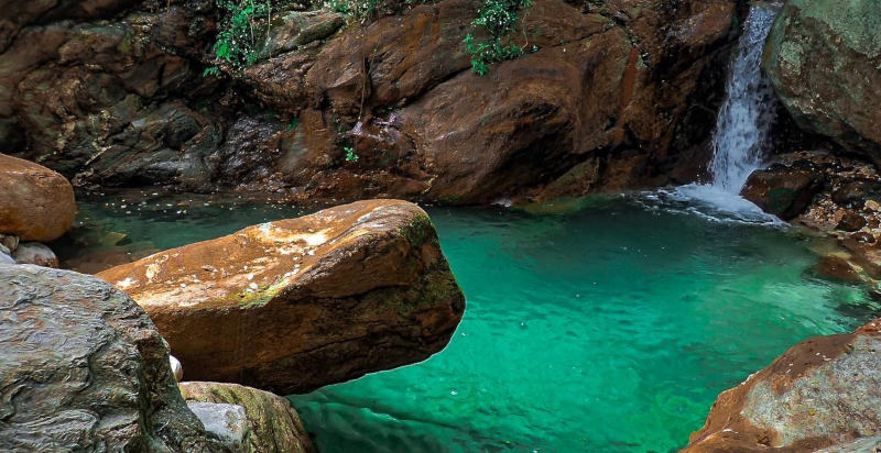 Esperienza di canyoning per principianti e esperti nel Torrente Serra