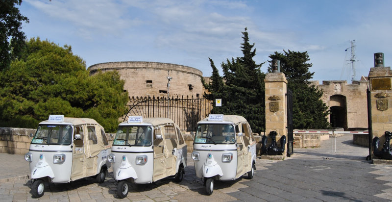 Scopri Taranto in Ape Calessino